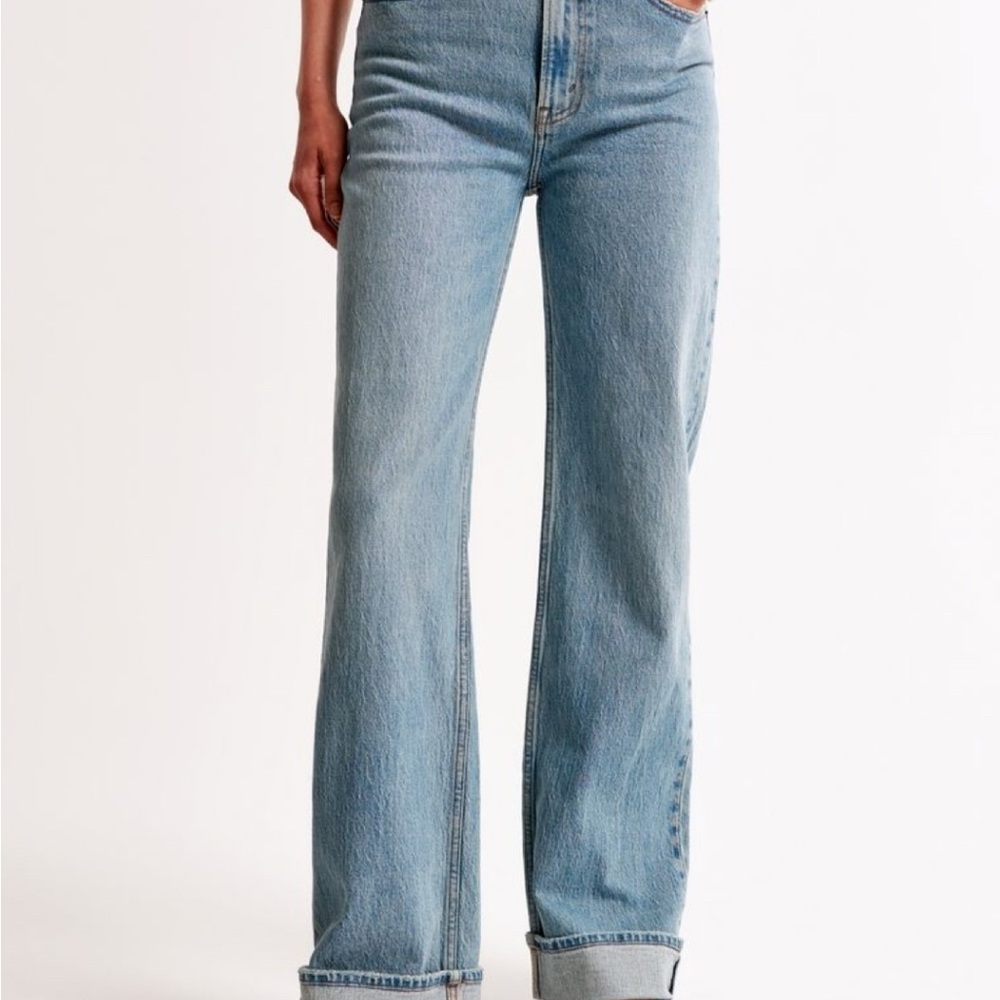 Abercrombie & Fitch High Rise 90s Relaxed Jean